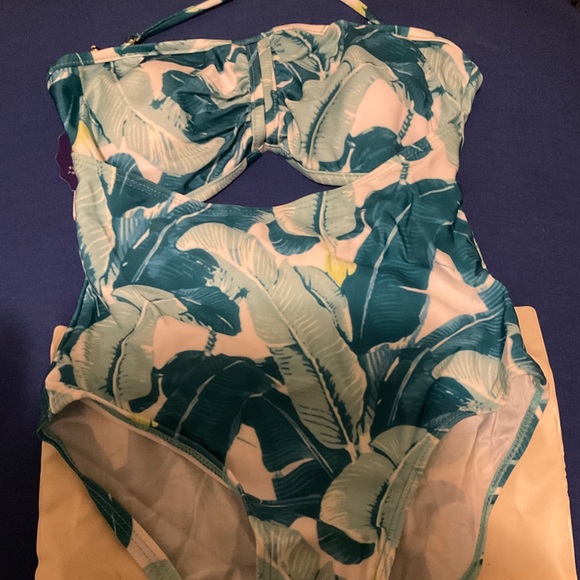 🆕Turquoise, Blue, Green & White Leaf Print Cutout Halter Neck Bathing-suit NWT - Picture 5 of 8